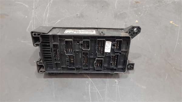 Caja Fusibles/Rele Kia Carnival (2007->) 2.9 CRDi - Imagen 3