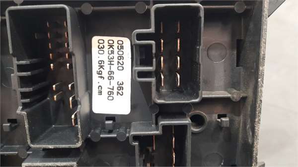 Caja Fusibles/Rele Kia Carnival (2007->) 2.9 CRDi - Imagen 5