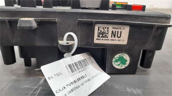 Caja Fusibles/Rele Opel INSIGNIA HATCHBA 2.0 D - Imagen 2