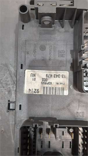 Caja Fusibles/Rele Opel INSIGNIA HATCHBA 2.0 D - Imagen 3