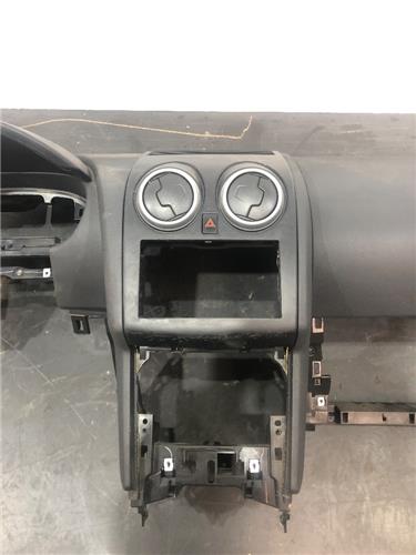 Salpicadero Nissan QASHQAI 1.5 dCi Tekna 4x2 - Imagen 4