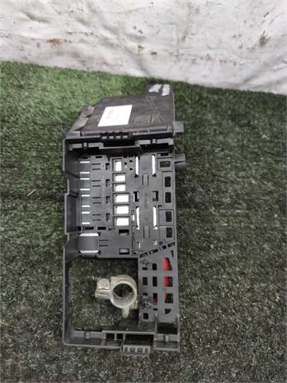 Caja Fusibles/Rele Opel INSIGNIA HATCHBA 2.0 D - Imagen 4