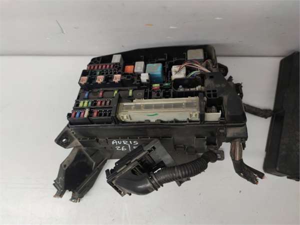 Caja Fusibles/Rele Toyota Auris (E15)(10.2006->) 2.0 D-4D - Imagen 3