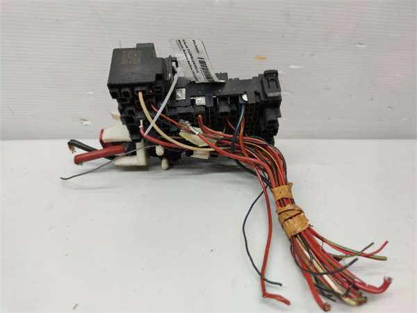 Caja Fusibles/Rele Skoda Superb Berlina (3V3)(03.2015->) 3T - Imagen 2