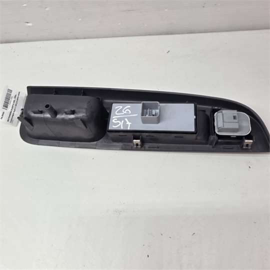 Botonera Puerta Delantera Izquierda Volkswagen Golf V (1K1)(10.2003->2008) 1.9 TDI 4motion - Imagen 2
