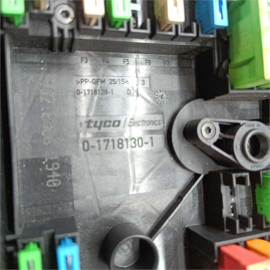Caja Reles Seat Altea (5P1)(03.2004->) 2.0 TDI 16V - Imagen 4