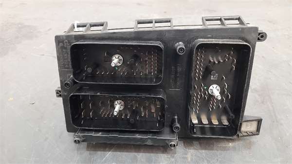 Caja Fusibles/Rele Opel ZAFIRA 1.9 CDTI - Imagen 3